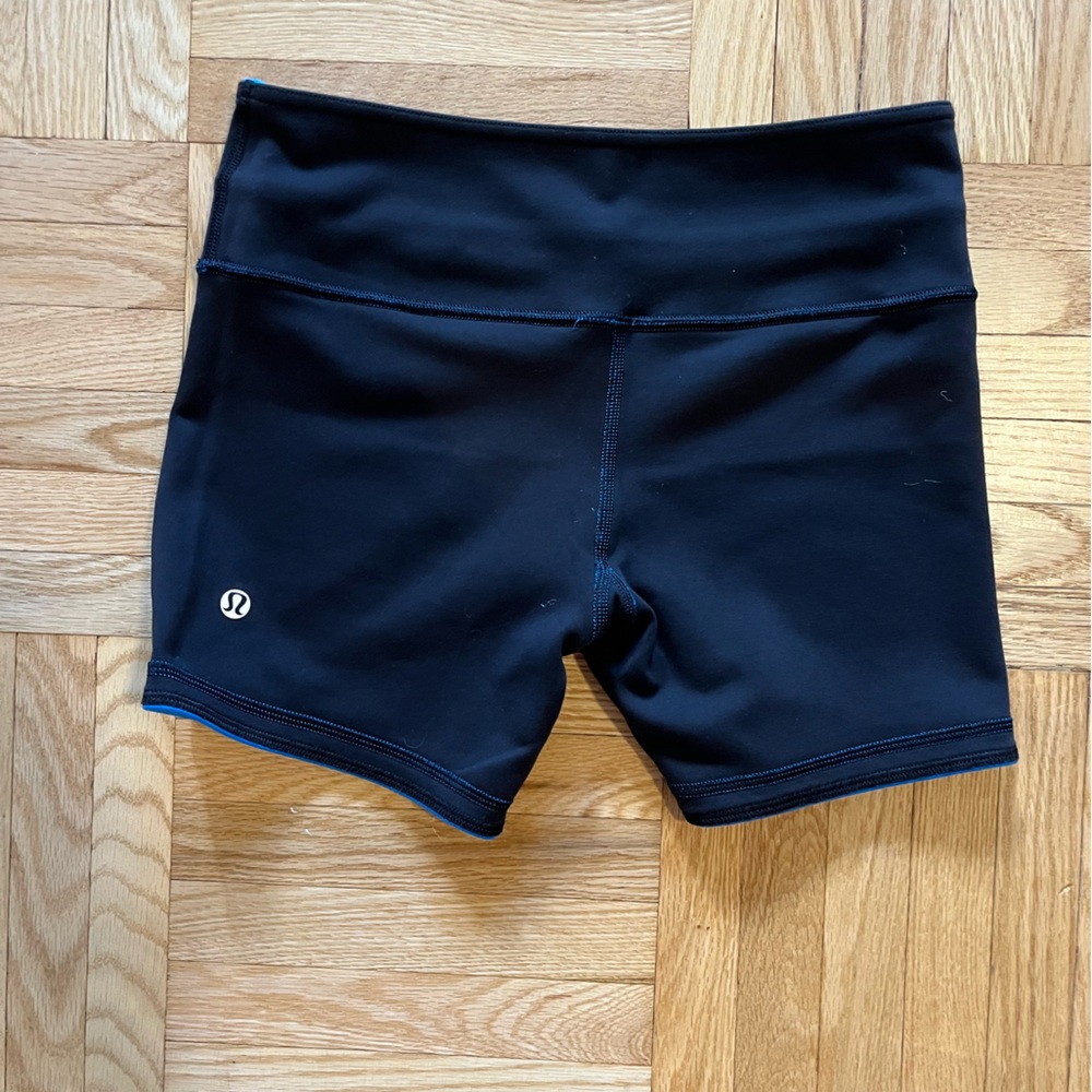 NWOT! Lululemon Reversible Blue and Black Women's Biker Shorts - Picture 4 of 4